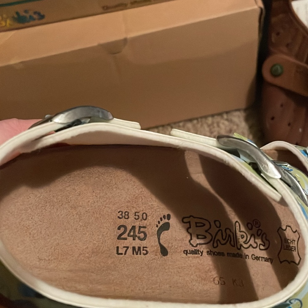 Birkenstock Birkis Ellice Straps and Buckles Leather Sandals.
Size Euro 38/7 US - Picture 7 of 7